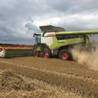 Claas Lexion wallpaper