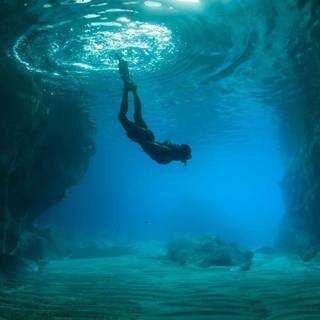 Cave diving wallpaper