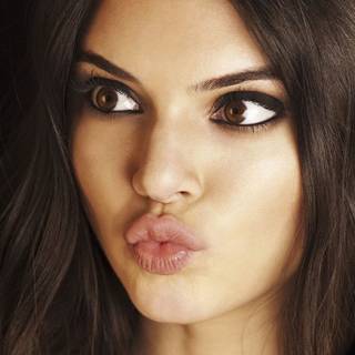 Kendall Jenner phone wallpaper