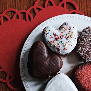 Valentine's Day bakery wallpaper