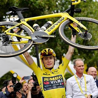 Jonas Vingegaard wallpaper