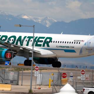 Frontier Airlines wallpaper