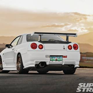 R34 white wallpaper