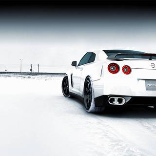 GTR white wallpaper