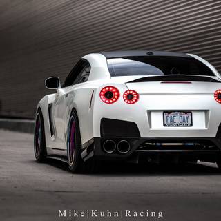 GTR white wallpaper