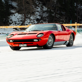 Lamborghini winter iPhone wallpaper