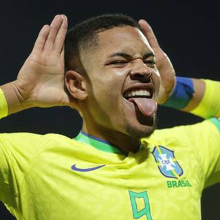 Vitor Roque wallpaper