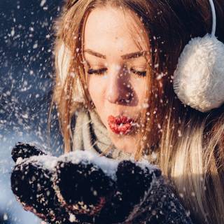 Girl cozy winter wallpaper