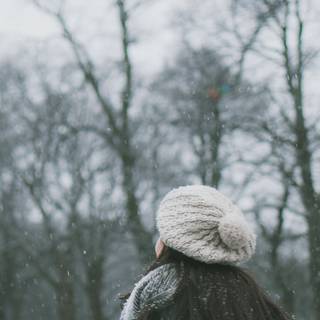 Girl cozy winter wallpaper