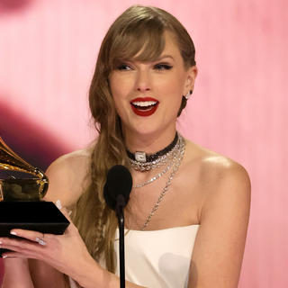 Taylor Swift Grammy 2024 wallpaper