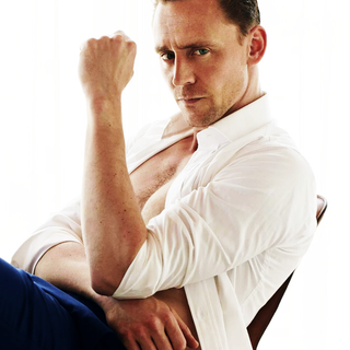 Tom Hiddleston iPhone wallpaper