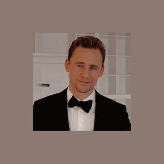 Tom Hiddleston iPhone wallpaper