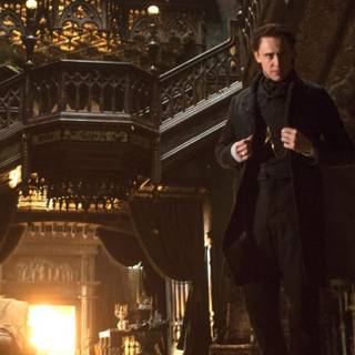 Tom Hiddleston iPhone wallpaper