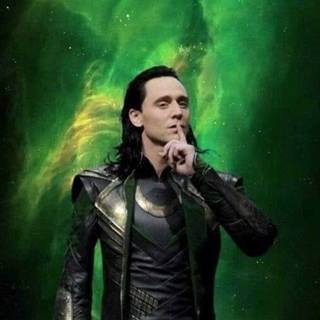 Tom Hiddleston iPhone wallpaper