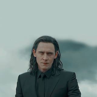 Tom Hiddleston iPhone wallpaper