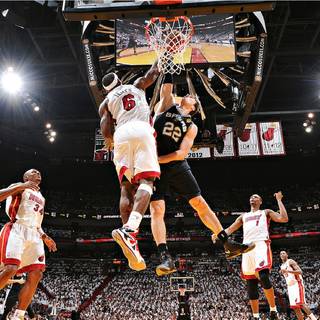 Lebron block wallpaper