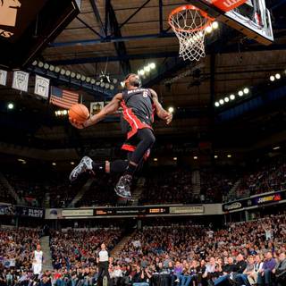 LeBron James dunking NBA wallpaper