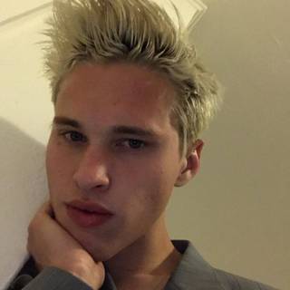 Ryan Beatty wallpaper