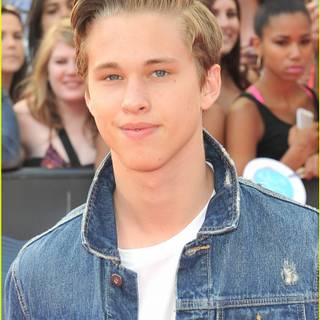 Ryan Beatty wallpaper