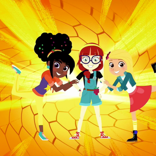 Berry Bees wallpaper