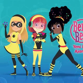 Berry Bees wallpaper