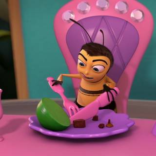 Berry Bees wallpaper