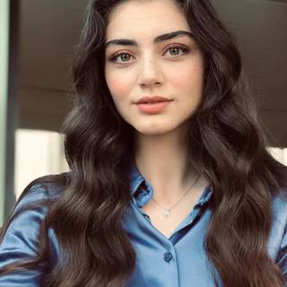 Ozge Torer Kurulus Osman wallpaper