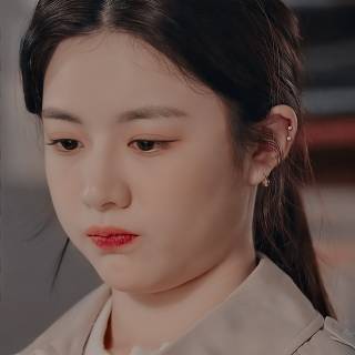 Go Youn-jung wallpaper