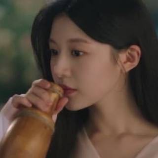 Go Yoon Jung desktop wallpaper