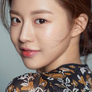 Go Youn-jung wallpaper