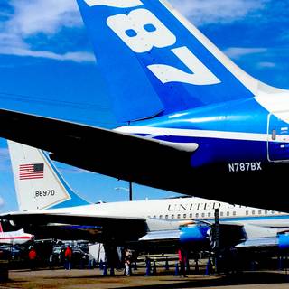 787 iPhone wallpaper