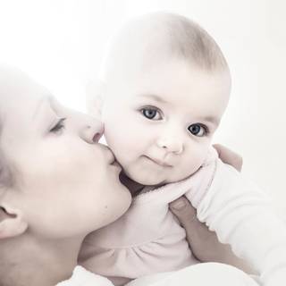 Mother and baby HD wallpaper