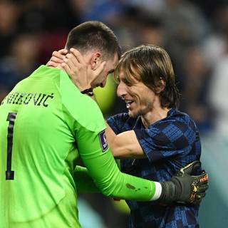 Dominik Livaković wallpaper