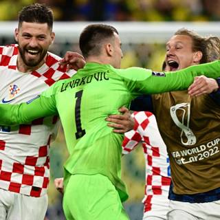 Dominik Livaković wallpaper