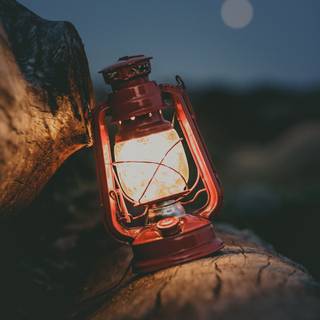 iPhone lamp wallpaper