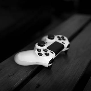 White gaming desktop wallpaper