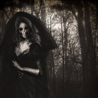 Desktop scary woman wallpaper