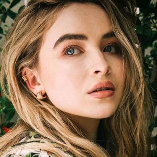 Sabrina Carpenter mobile wallpaper