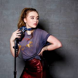 Carpenter 4k wallpaper