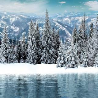 Simple winter mountains wallpaper