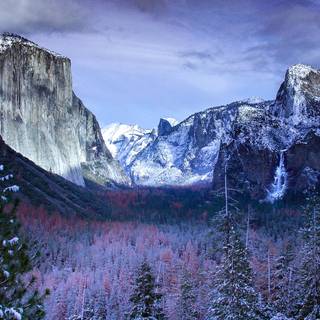 Simple winter mountains wallpaper