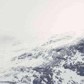 Simple winter mountains wallpaper