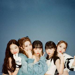 Le Sserafim 2024 wallpaper