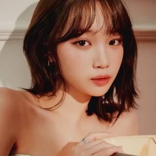 Le Sserafim 2024 wallpaper