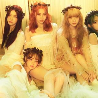 Le Sserafim 2024 wallpaper