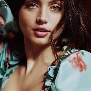 Ana De Armas iPhone 15 wallpaper