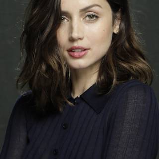 Ana De Armas iPhone 15 wallpaper