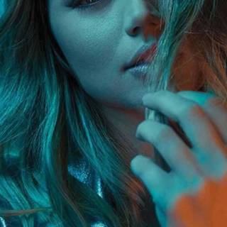 Ana De Armas iPhone 15 wallpaper