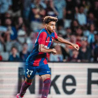 Lamine Yamal phone wallpaper