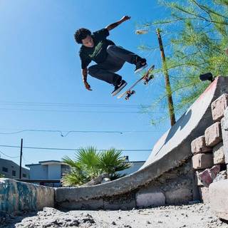 iPhone skateboard wallpaper